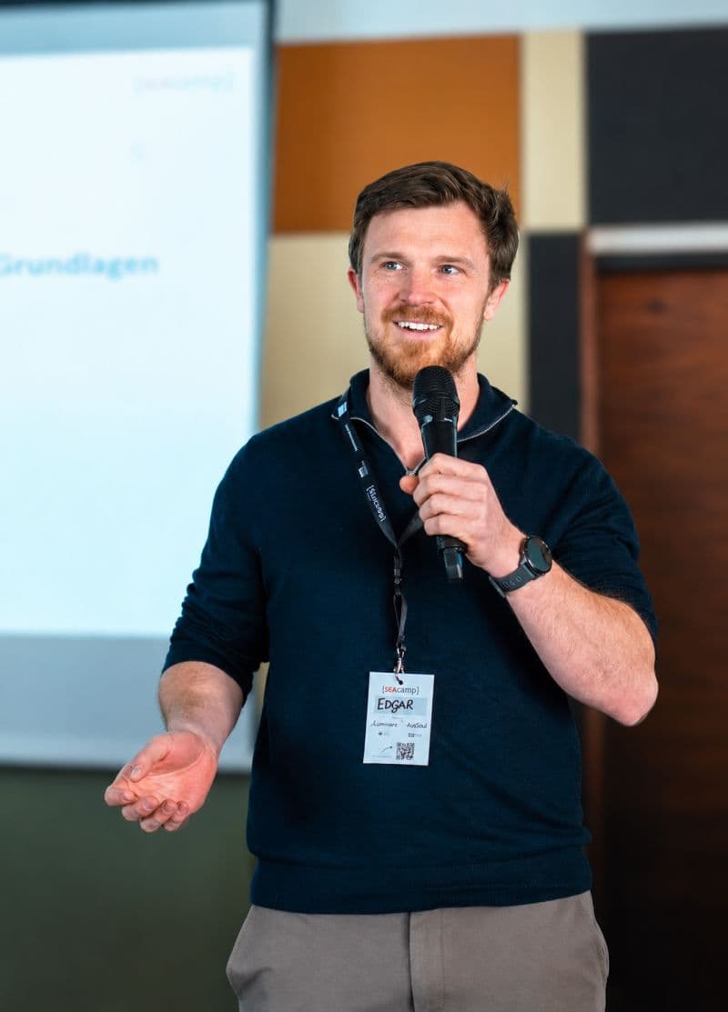 Marqetlife's founder speaking at a travel growth conference